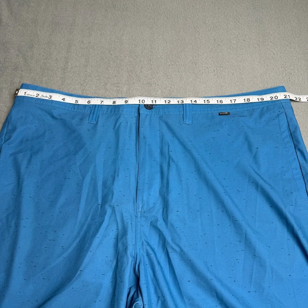 TravisMathew Mens Blue Fleck Stretch Golf Shorts Size 40 Help Wanted Patch